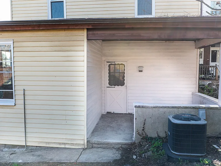 1600 Rutherford Ave #B — Photo 28