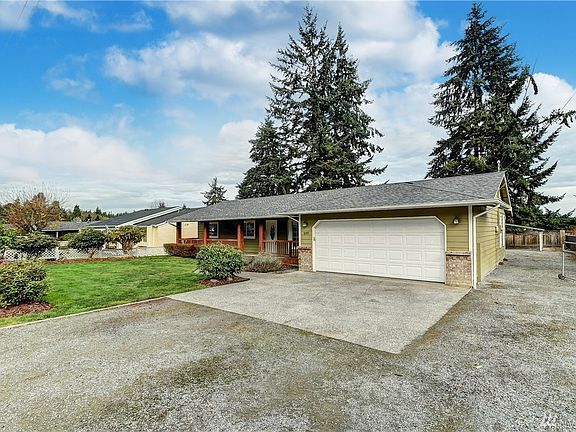 3rd image of 1297 Uplands Dr
