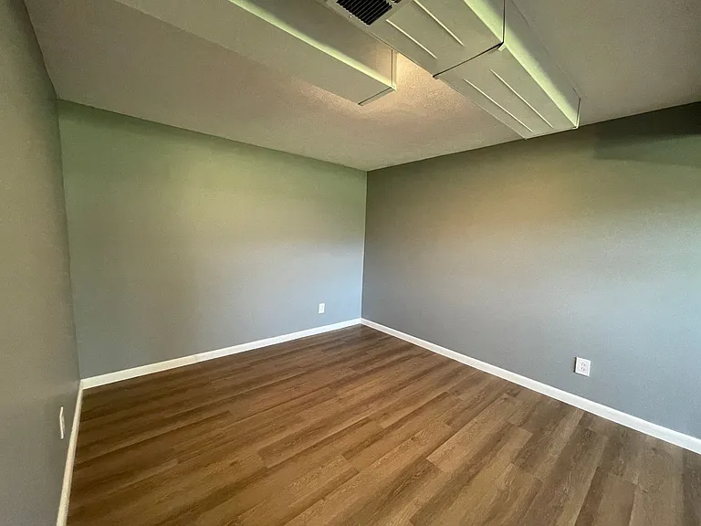 22016 Russet Dr — Photo 4