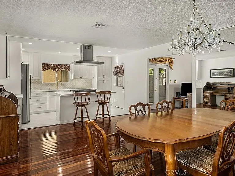 5743 Coke Ave — Photo 13