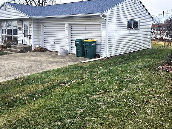 2nd image of 1101 Highland St