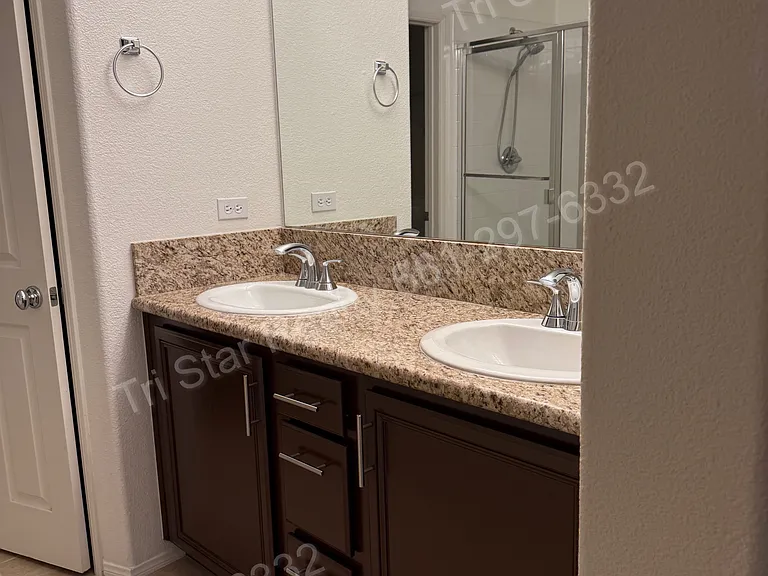 27350 Dearborn Dr — Photo 18