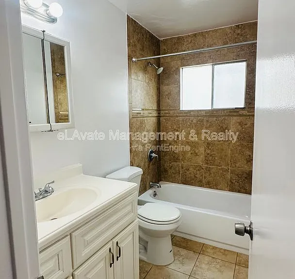 1416 N Martel Ave #3 — Photo 11