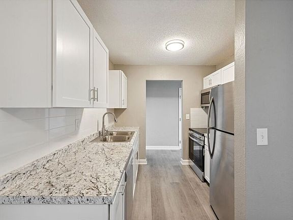 5th image of 4103 Harvest Ln #8