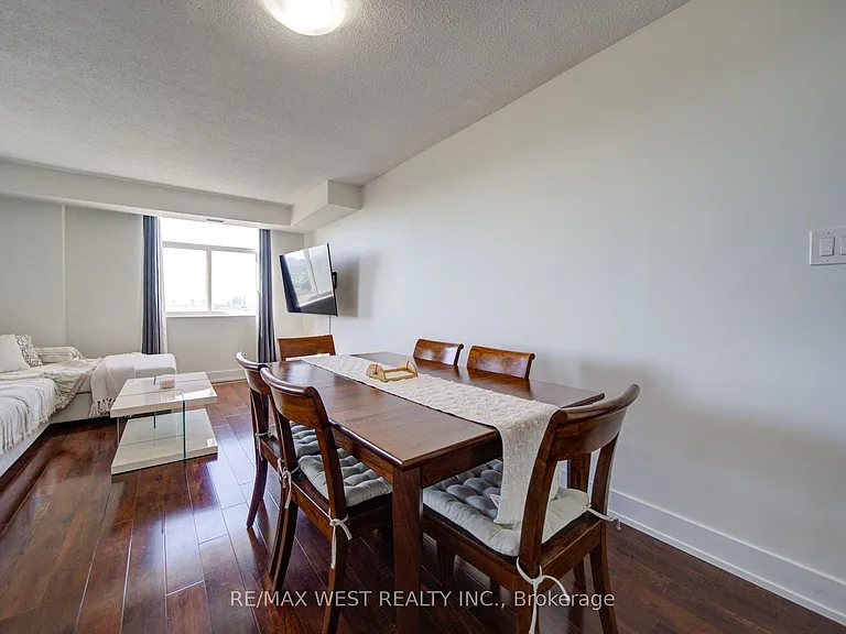 3559 Eglinton Ave W #1309 — Photo 11