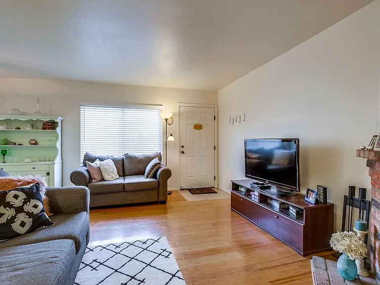 1949 Grand Ave #3 — Photo 11
