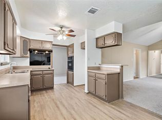 15402 Poolview St, Houston, TX 77071