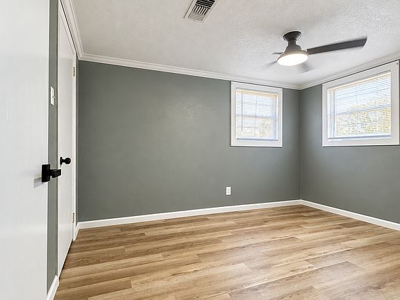 5th image of 2417 W 20th St