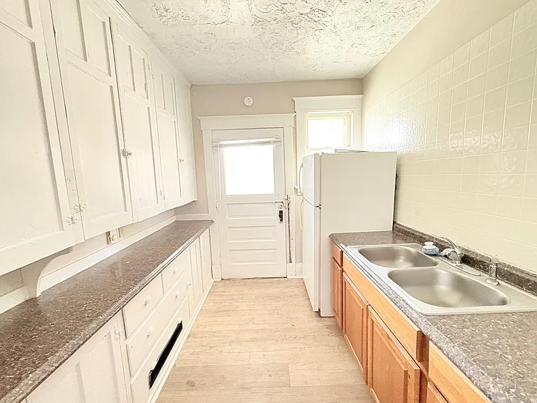 428 Machen St #5 — Photo 14