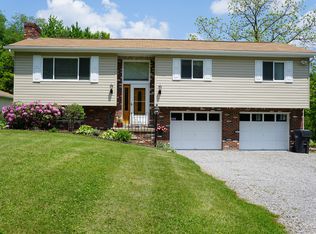 6130 Penn Dr, Butler, PA 16002