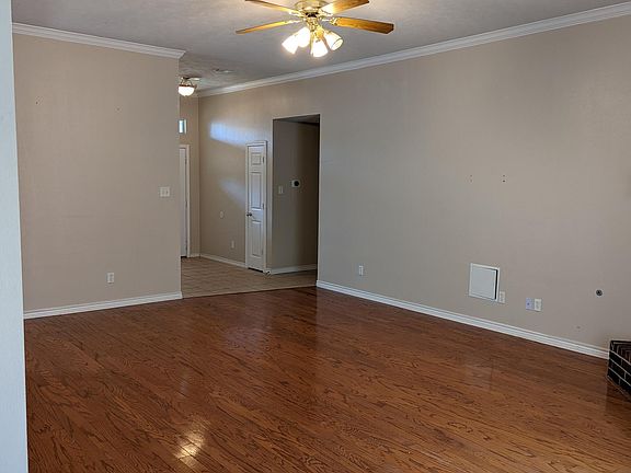 4th image of 1304 Norfolk Ct