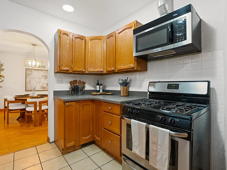 205 W Quincy St — Photo 15