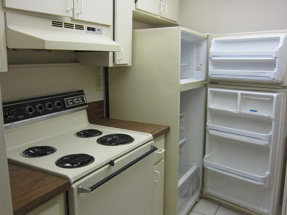 1st image of 10842 Royal Palm Blvd