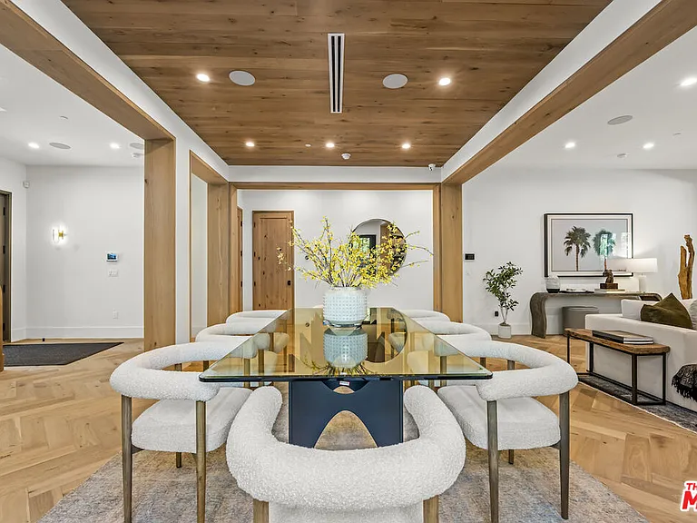 12527 Huston St — Photo 3