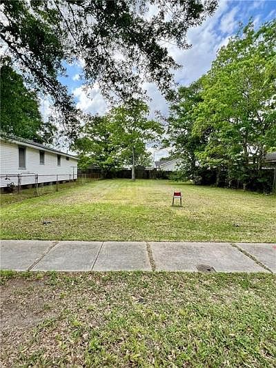 1st image of 2220 Plaza Dr