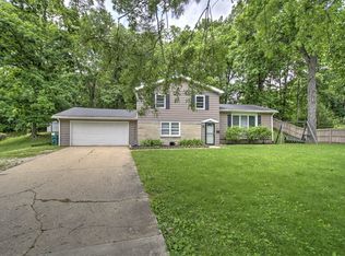 2339 S Rainwater Dr, Decatur, IL 62521