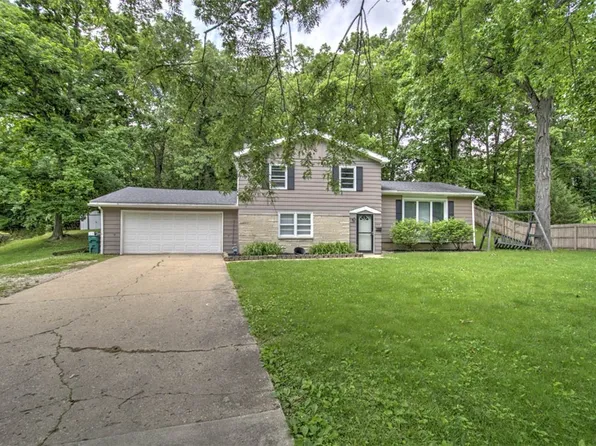 2339 S Rainwater Dr, Decatur, IL 62521