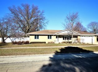 475 E 4th St, Herscher, IL 60941