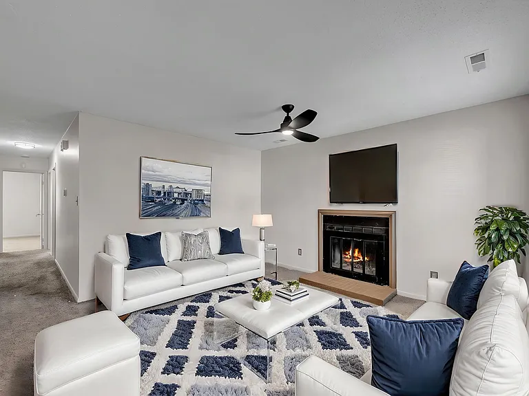 3829 Shooting Star Dr — Photo 4