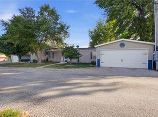 180 Clear Creek Dr, Neoga, IL 62447