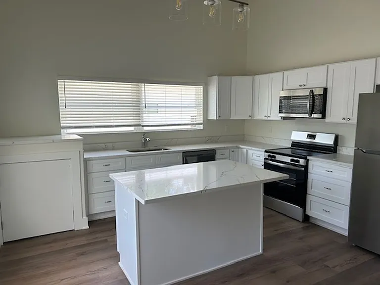 2020 14th Ave S #A — Photo 7
