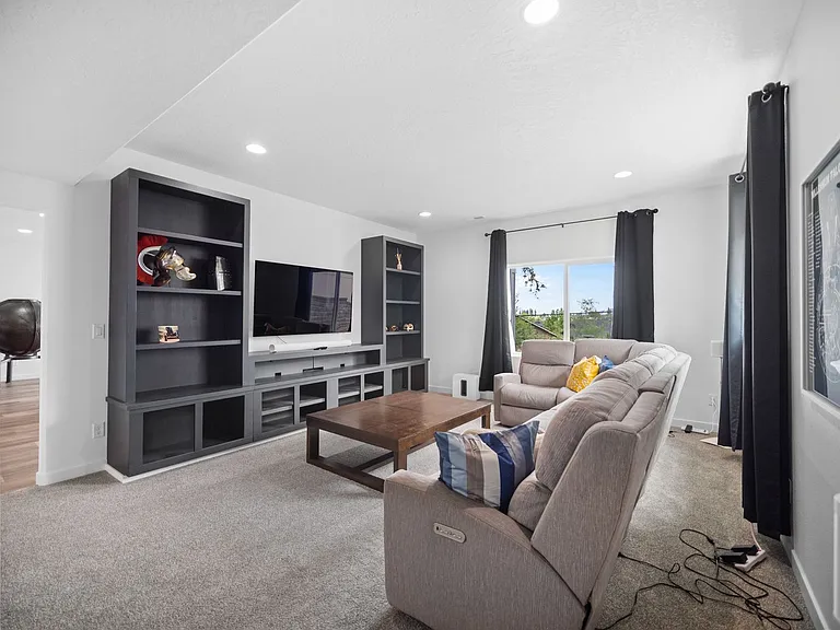 7153 S Parkridge Blvd — Photo 58