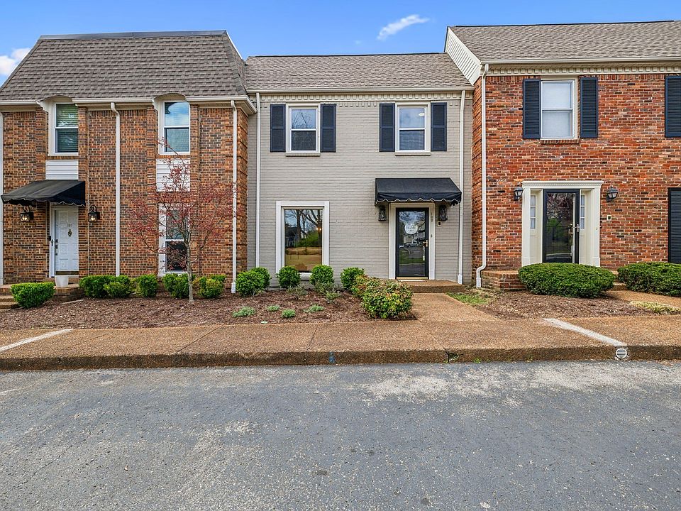 1st image of 102 Foxborough Sq W