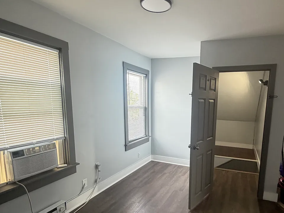 38 Laurel St #3