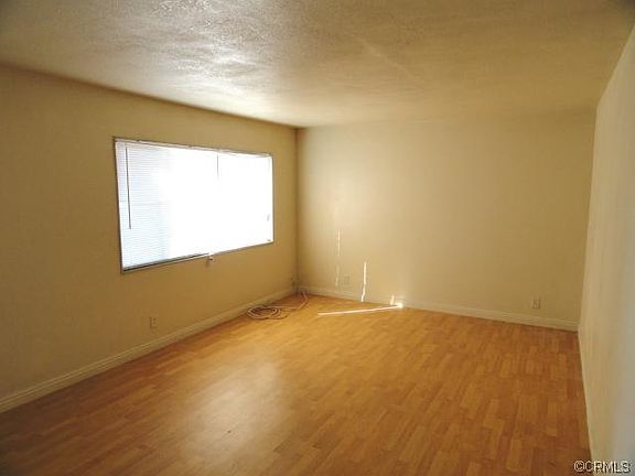 5th image of 866 N Darfield Ave