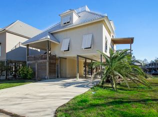 32860 Rivergate Cir, Springfield, LA 70462