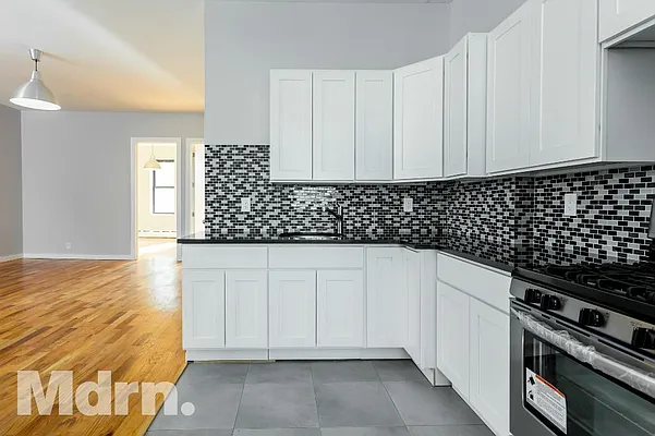 Rented by Mdrn Residential | media 2