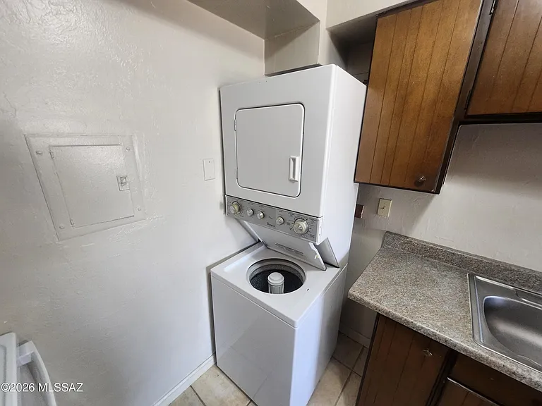 810 S Kolb Rd #3 — Photo 10
