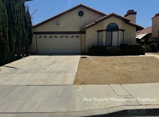 3546 Avocado Ln, Palmdale, CA 93550