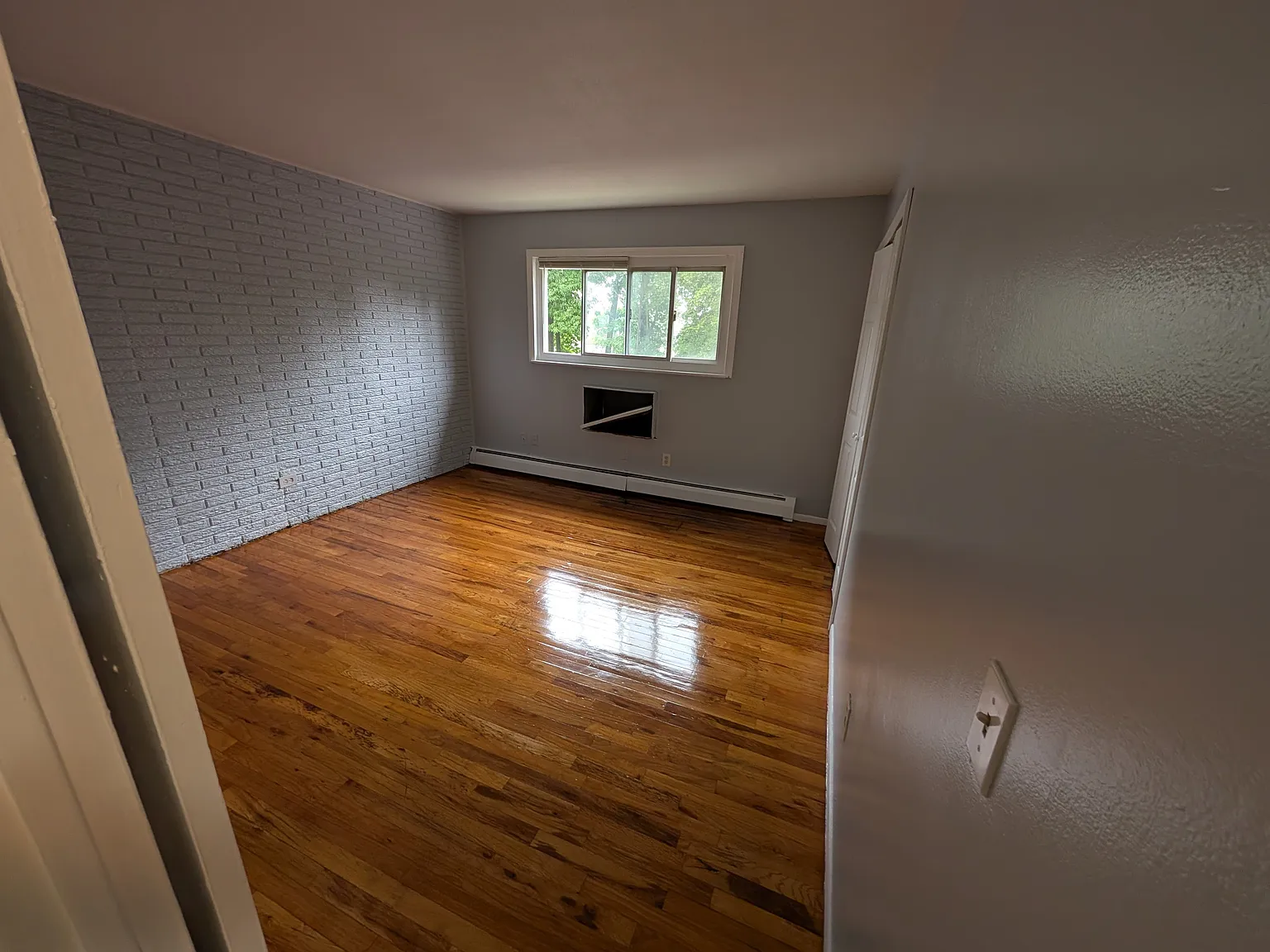 2 bed, 1.5 bath, 1100 sqft, $1,895 — Photo 4