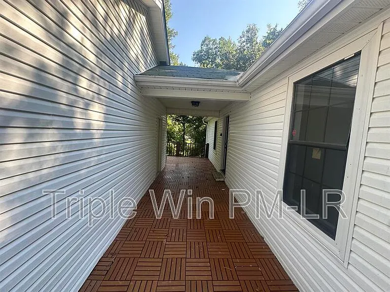 5900 Foxboro Dr — Photo 29