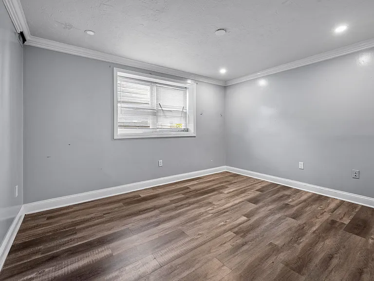 30 Mount Everett St #1R — Photo 21