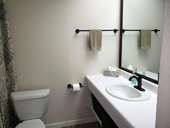 4th image of 444 N Clay Ave APT 3D