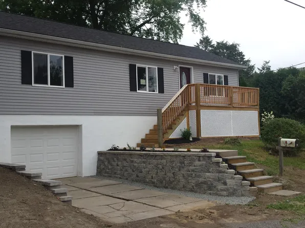 72 Jackson St, Dallas, PA 18612