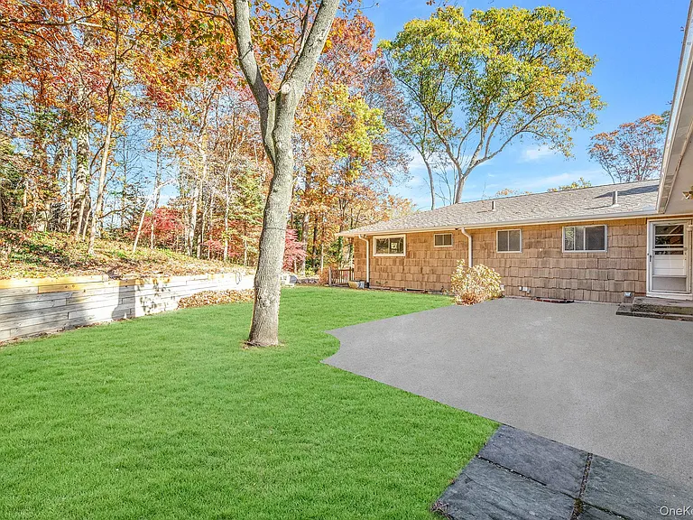 23 Princeton Dr — Photo 6