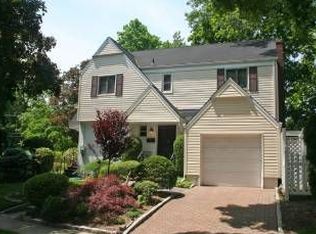 665 Maitland Ave, Teaneck, NJ 07666