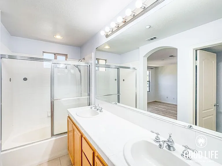 264 Marquette Ave — Photo 13