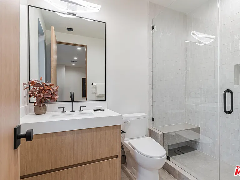 5064 Encino Ave — Photo 30