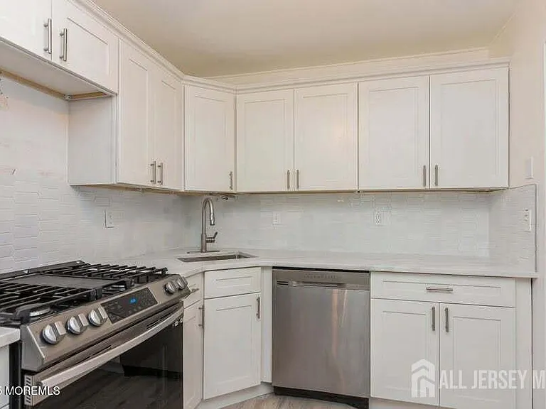1101 Stoneridge Cir — Photo 5