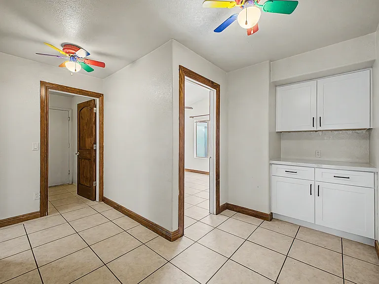 8544 W Holly St — Photo 21