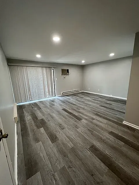 2 bed, 1100 sqft, $1,350 — Photo 4