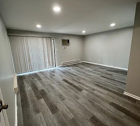 4th image of 847-847 S Lake Park Ave #24E