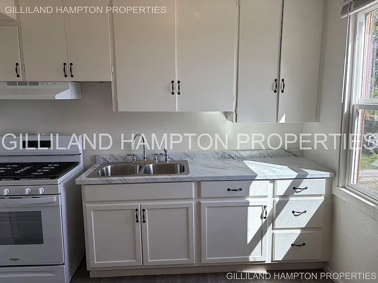 320 NW 15th St #320 — Photo 3