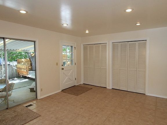 3rd image of 2803 E Willow Bend Dr