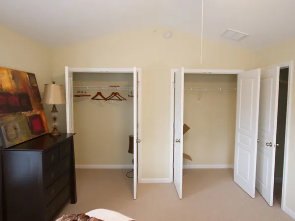 1625 Elmwood Ct Unit 201, Charlottesville, VA 22903