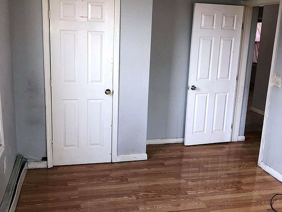 3rd image of 206 Peshine Ave #0
